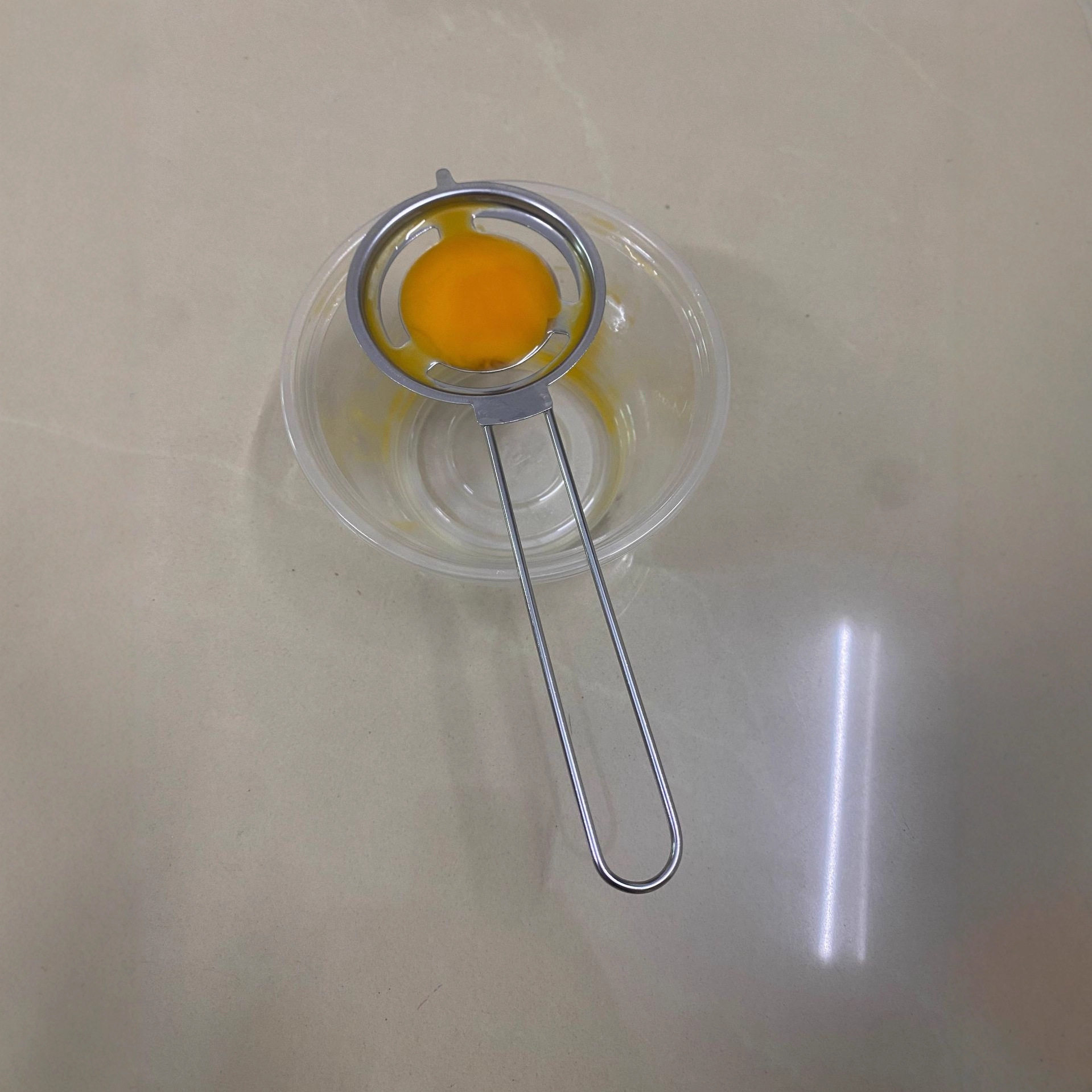 Egg Yolk and Egg White Separator Stainless Steel Egg Separator Household Baking Egg Liquid Filter Egg Leakage Device