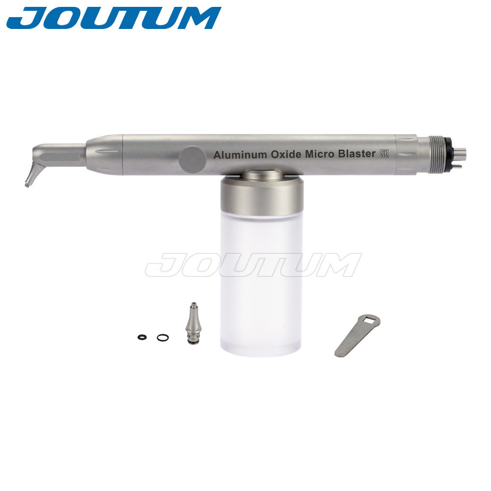 水のある4つの穴