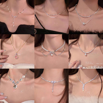 French retro rose pendant pearl necklace for women light luxury niche design sense advanced clavicle chain sweater chain fashion