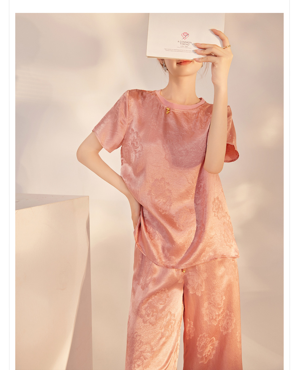 Áo sơ mi nữ cổ tròn tay ngắn dáng suông thêu hoa văn cây cỏ — Bột củ sen (giao hàng trong ngày), Jade White (Giao hàng ngay hôm nay), Jade White (Giao hàng trong 7 ngày), Vàng đen (Giao hàng ngay hôm nay)