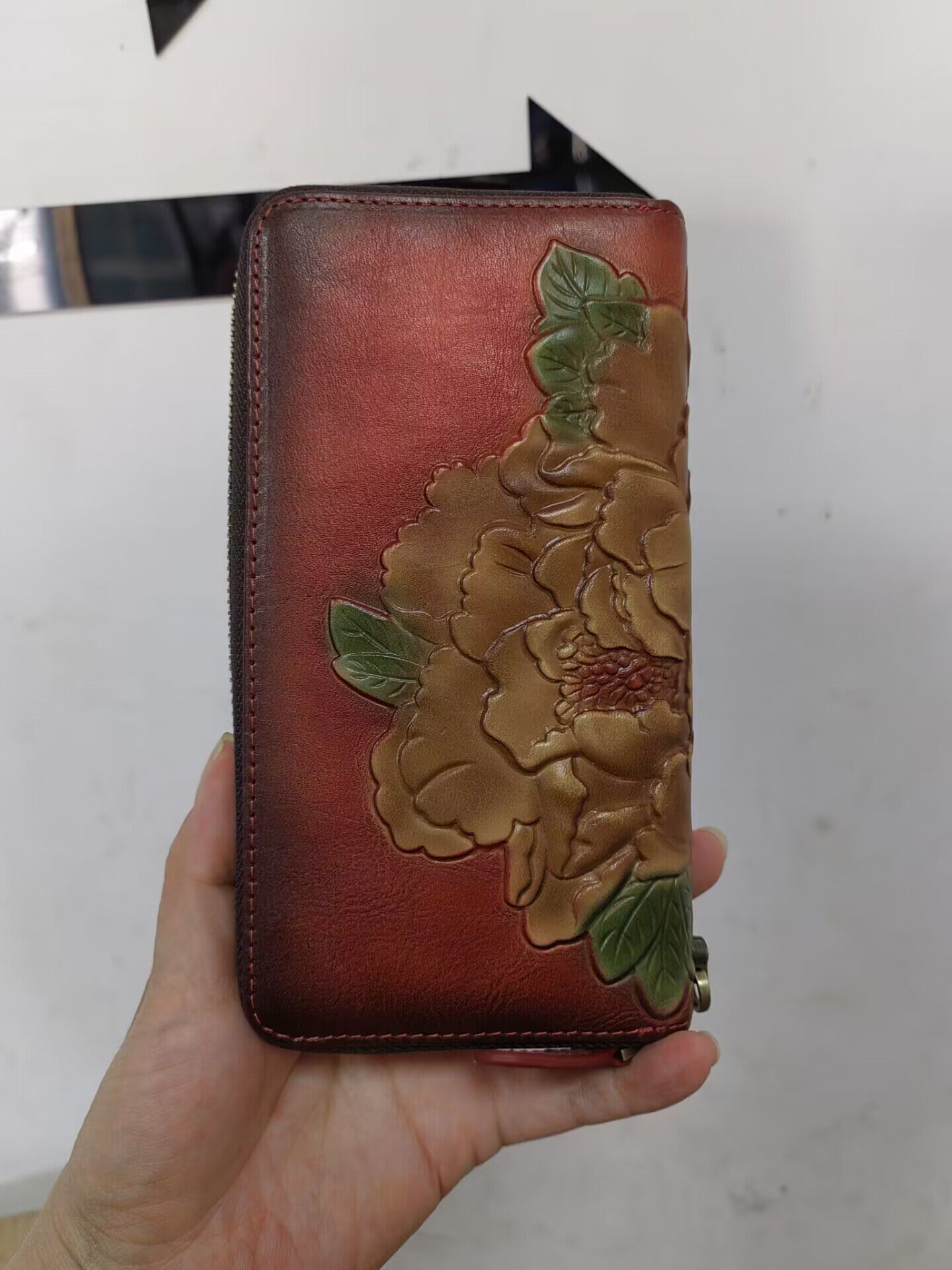 2 màu đỏ cổ điển