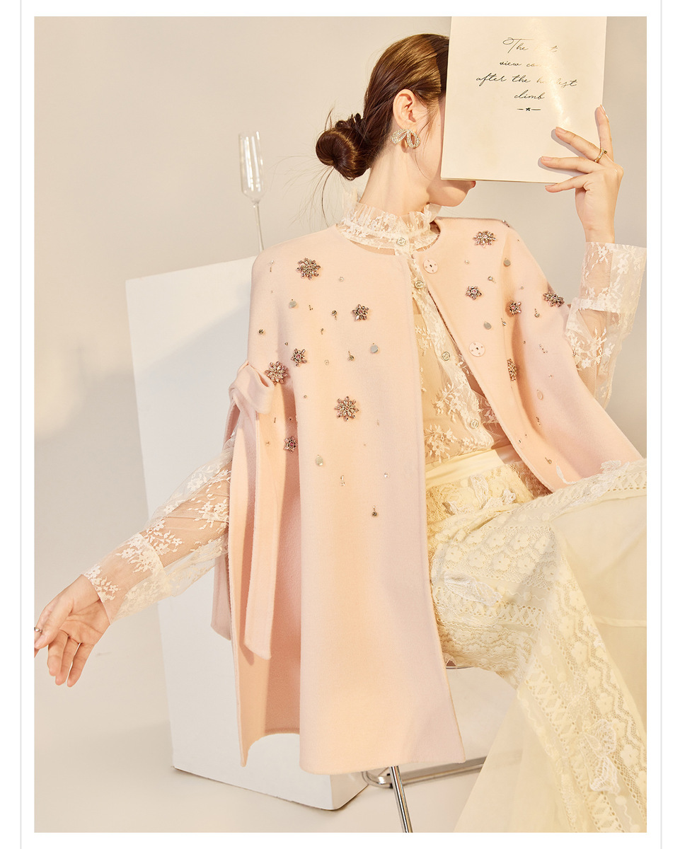 Áo choàng len nữ đính hạt nơ hồng phối cúc — Hồng phấn (giao hàng 7 ngày)