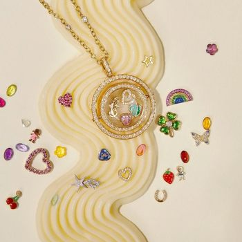 European and American fashion can be opened and closed photo album eyes four-leaf clover diy pendant necklace transparent box copper plating 18k gold