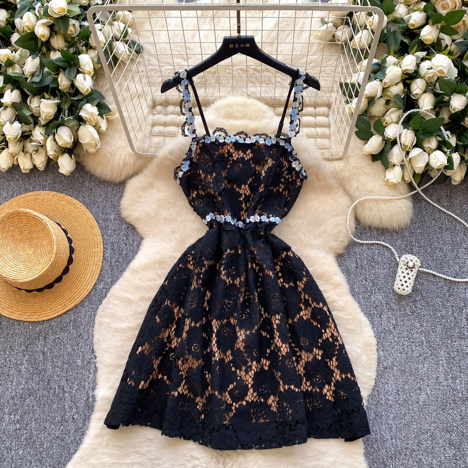 French Romantic Lace Camisole Dress 3D Rose Design Slim Fit A Line Silhouette Summer Evening Wear Wholesale