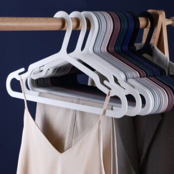 Creative Nordic Style Household Children's Plastic Traceless Clothes Hanger for Drying Clothes, Elegant Multi-Functional Anti-Slip Clothes Hanger Wholesale Normcore