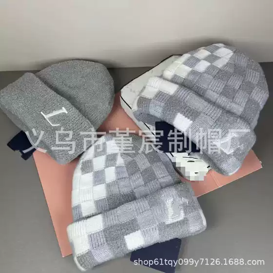 Autumn and Winter New Style Designer Letter Knit Hat for Women, Korean Style Trendy Versatile Thick Warm Ear-Protecting Wool Hat for Men, Cold Weather Hat for Men