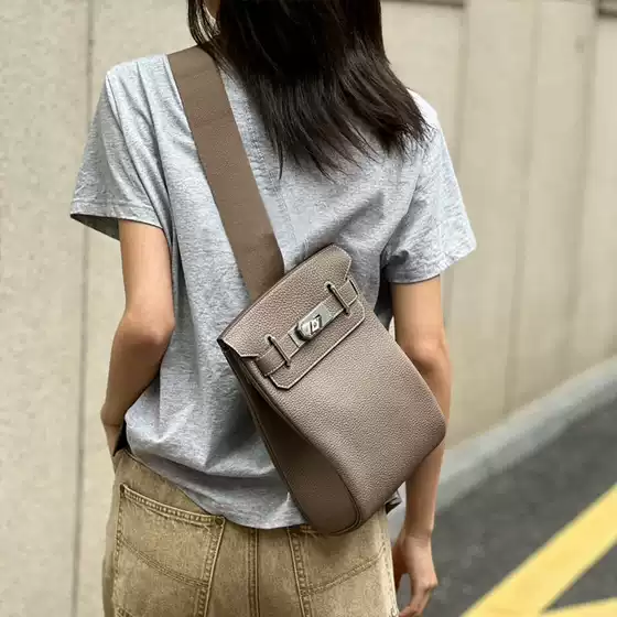 2025 New Kelly Chest Bag Small Ado Single Shoulder Crossbody Genuine Leather Women's Bag Top Layer Cowhide Large Capacity Commuter Backpack