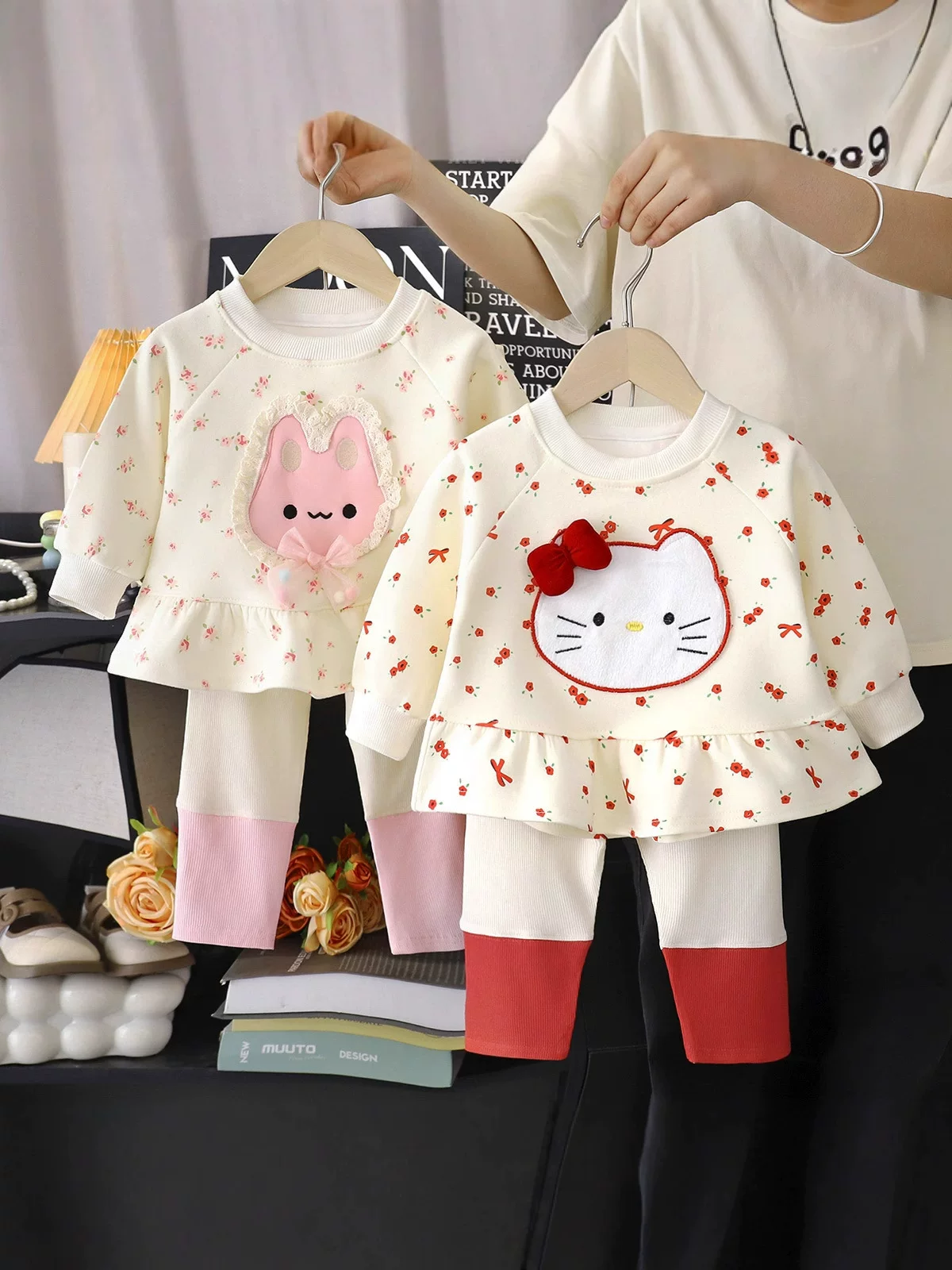 Girls' New Autumn Korean Style Set, Cartoon Hello Kitty Floral Hem Hoodie & Color-Block Leggings, Sweet Outfit