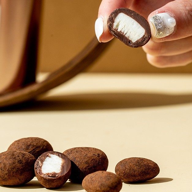 Gemstone Chocolate Beans Mixed Flavor Dark Chocolate Almond Coconut Cocoa Butter Casual Snacks Canned Wholesale