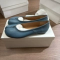 Blue flat bottom wrinkle-free