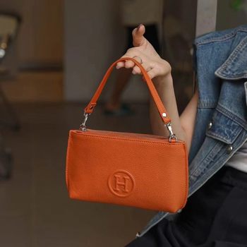 Genuine Leather Bag Women's 2024 New Cowhide Crossbody Bag Fashionable Chain Bag Lightweight Casual Mobile Phone Bag Thin Small Bag