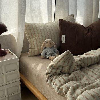 Vintage Blogger Mixed-Match Ins Simple Striped Milk Velvet Four-Piece Set Winter Coral Fleece Flannel Three-Piece Set 1.8