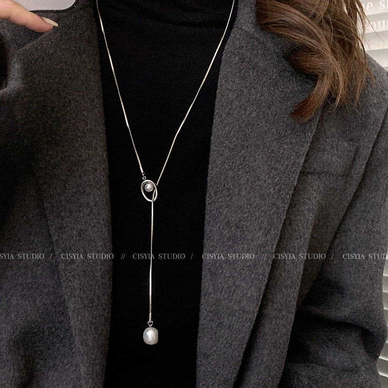 Long Necklace for Women in Autumn and Winter Retro Pearl Gold Sweater Chain Temperament High-End Light Luxury Accessories