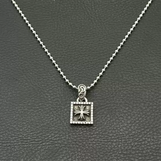 High-End Retro Full Diamond Square Cross Flower Necklace Men's and Women's Cross Pendant Classic White Diamond Distressed