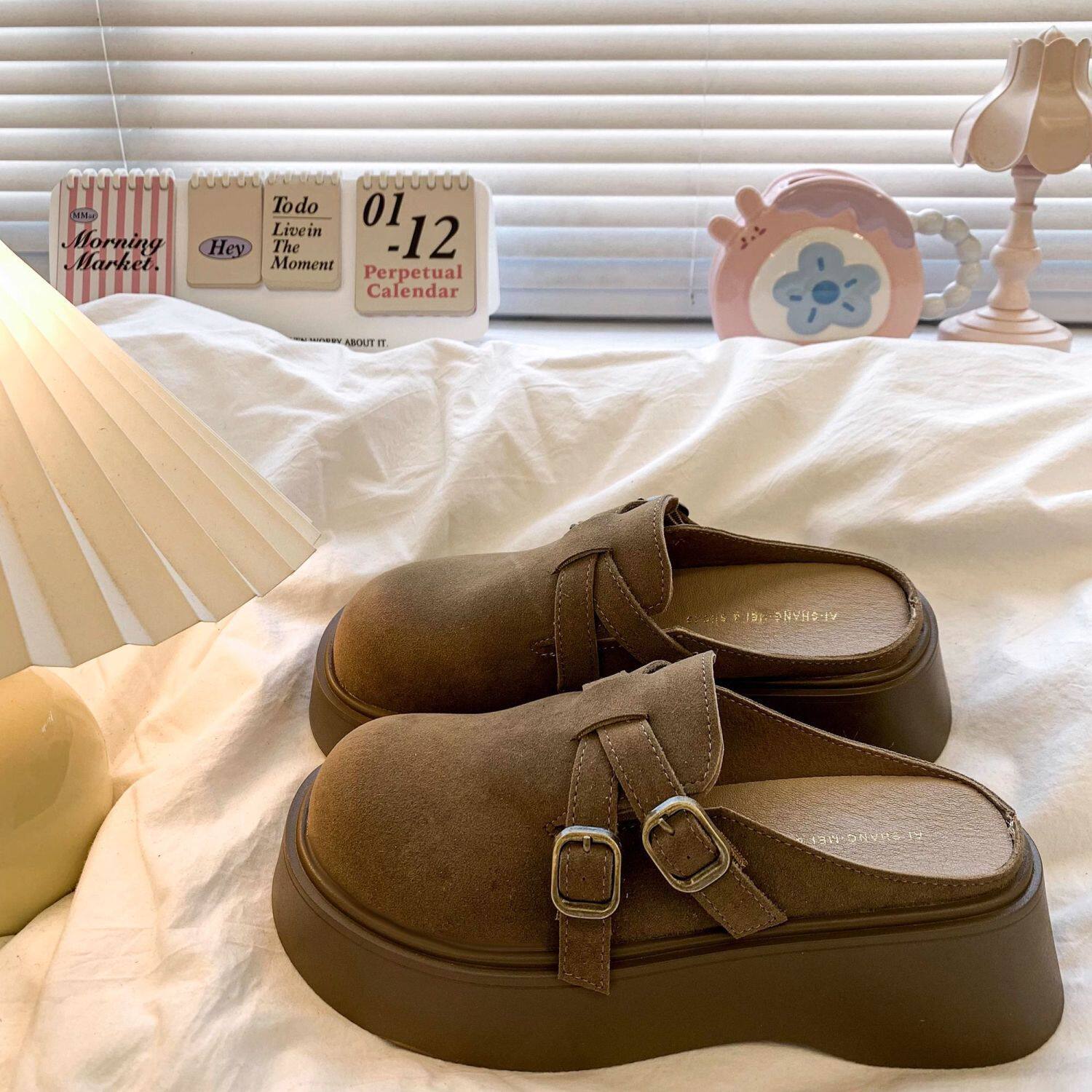 European Versatile Closed-Toe Mules for Women, New Spring Fashion Shoes with Height-Increasing Thick Soles, Slip-On Birkenstock Style