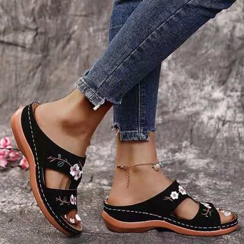 2022 Summer Beach Slippers Wedge Heel Floral Shoes Beach Vacation Roman Sandals Women's Vacation Style Flat Shoes