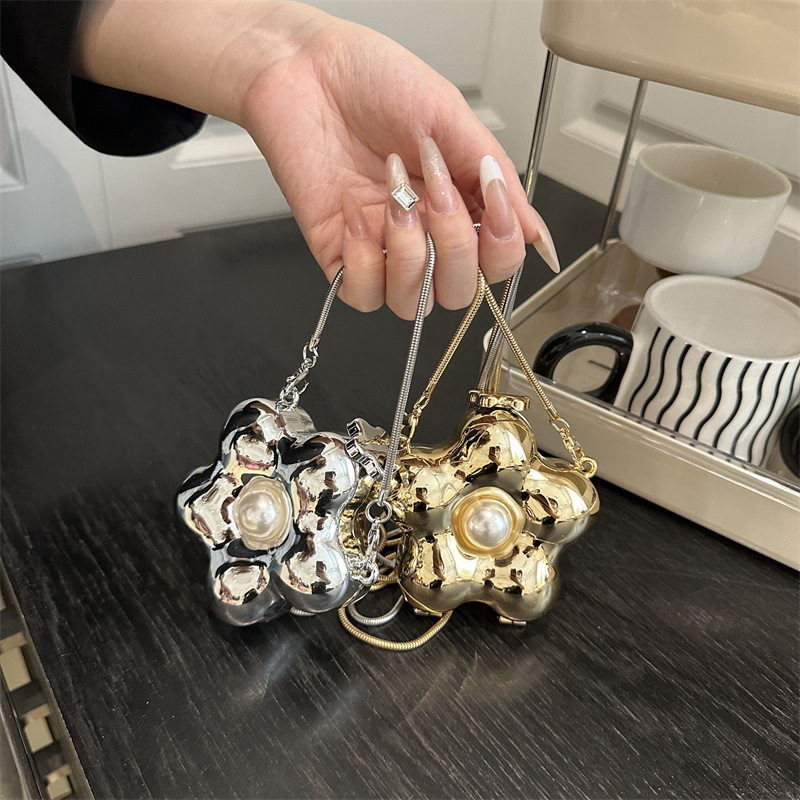 Niche mini bag for women hot girl style bag flower earphone chain bag one shoulder diagonal cross lip red bag