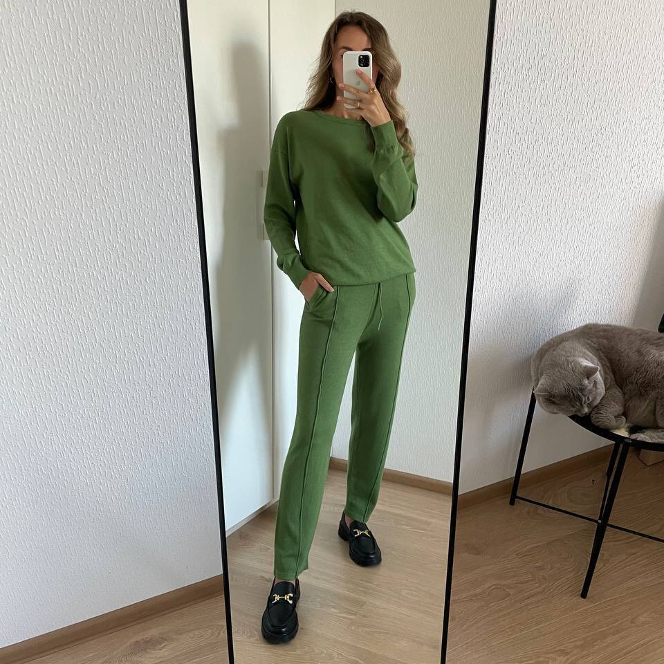 Womens Knitted Sweater Set Loose Fit Round Neck Tapered Pants Autumn Winter Casual Wear Wholesale Available