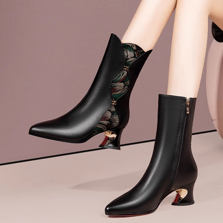 Boot nữ mũi nhọn gót thô cổ vừa lót lông giữ ấm khóa kéo bên — Màu đen