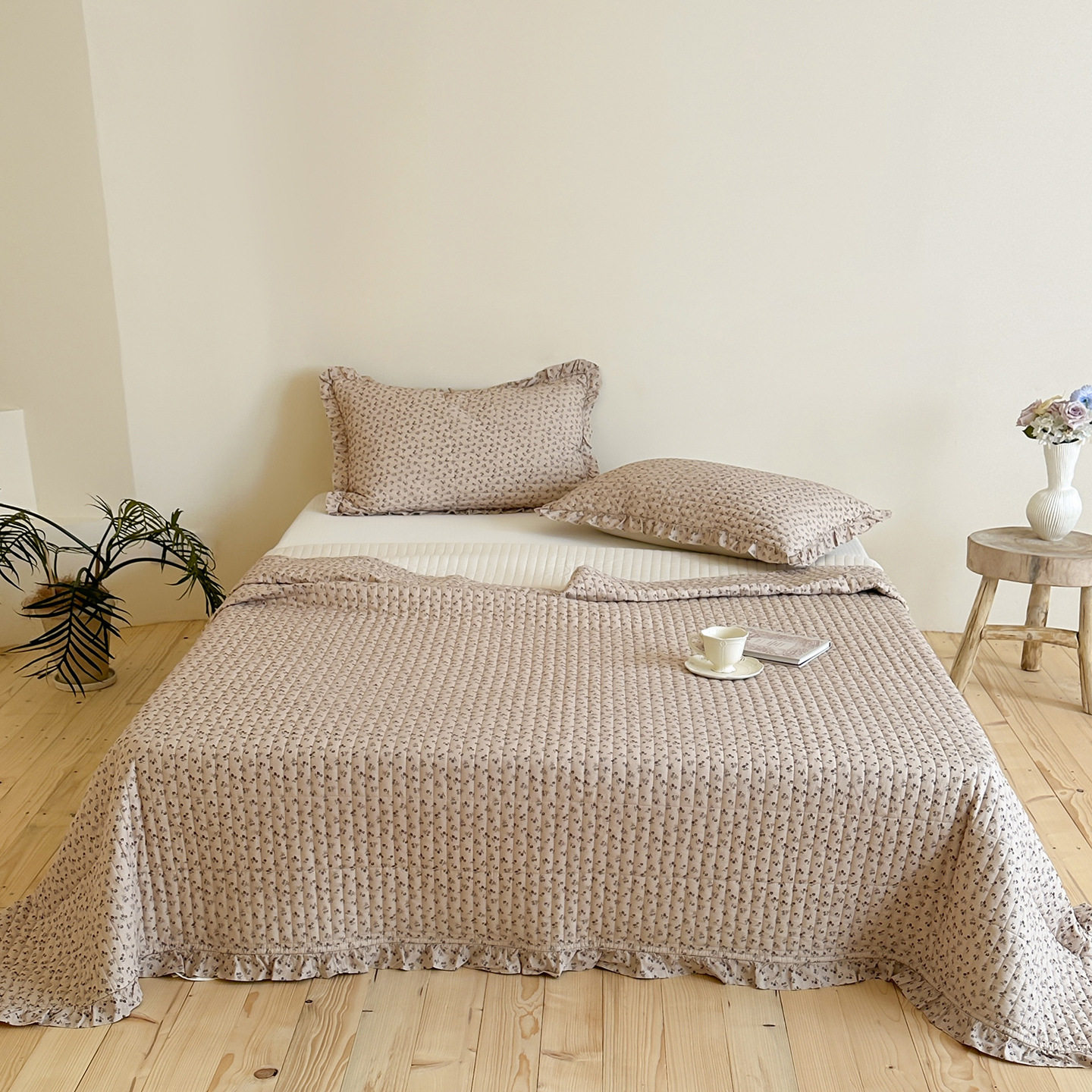 French Retro Style Cotton and Linen Bed Cover Three-Piece Set Floral Ruffle Multi-Functional Quilted Quilt Cover Four-Piece Bedding Set