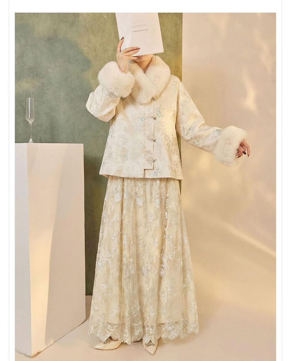 Áo khoác nữ dạ thêu hoa đính cườm lót lông dày dặn — Hồng phấn lót lông (giao hàng 7 ngày), Hồng phấn lót lông (giao hàng trong ngày), Trắng ngà lót lông (giao hàng trong ngày), Trắng ngà lót nhung (giao hàng trong 7 ngày)