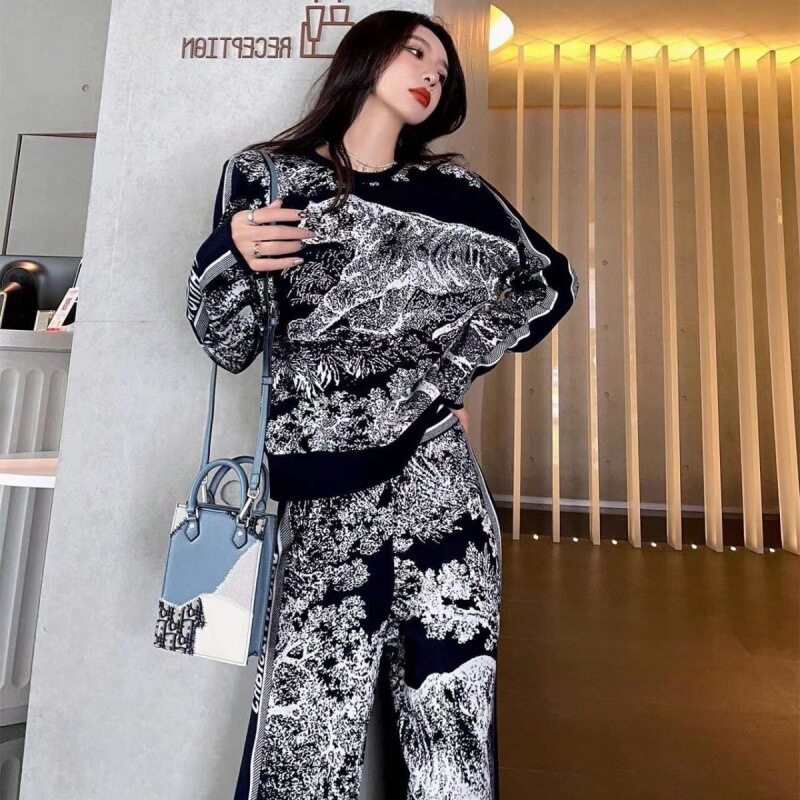 Autumn and Winter New Round Neck Jacquard Pattern Knitted Two-piece Set Wide Leg Slimming Fashion Jungle Series Pullover suit Women