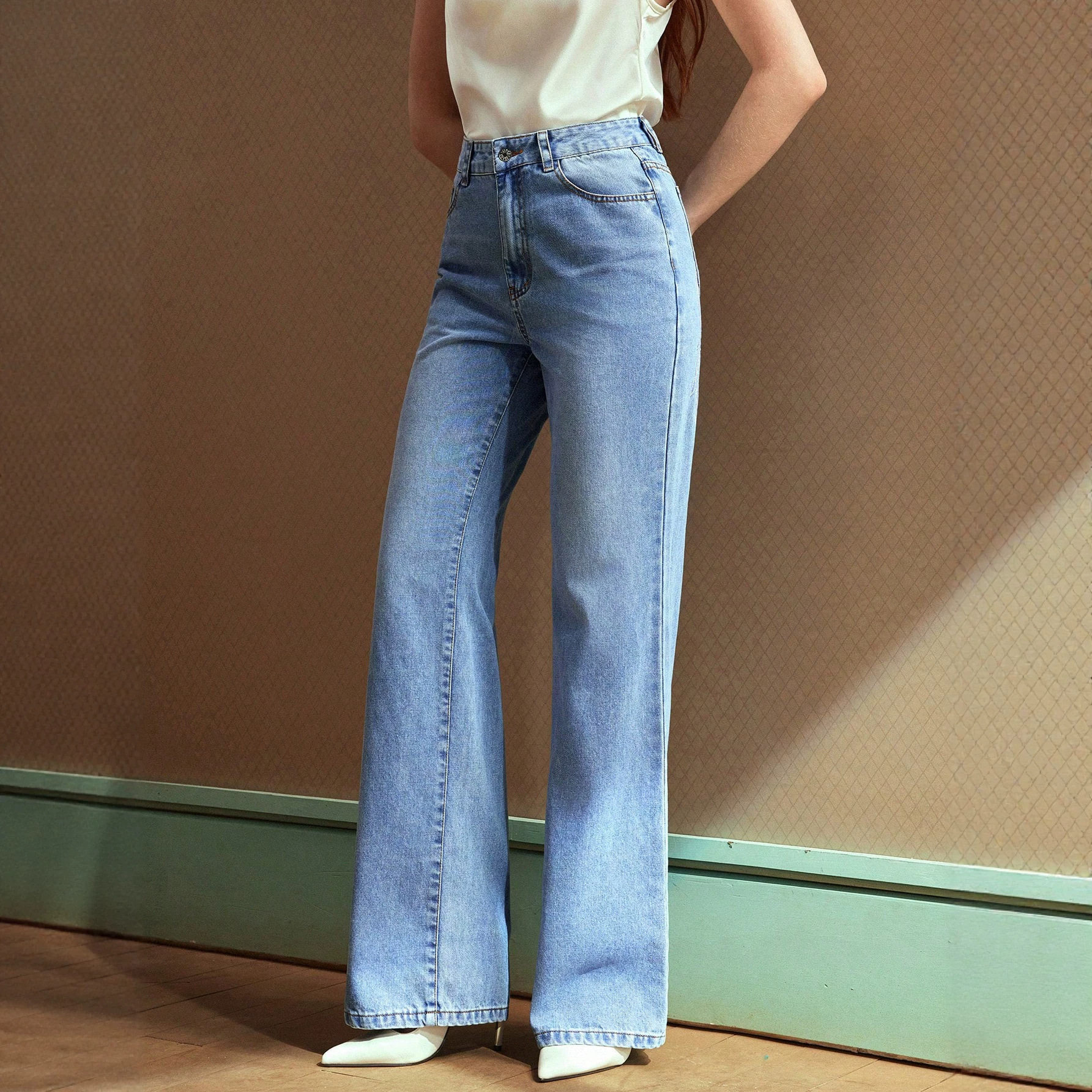 Slim Fit Casual Womens Denim Jeans Stretch Fabric Versatile Style Flattering Design Wholesale Available