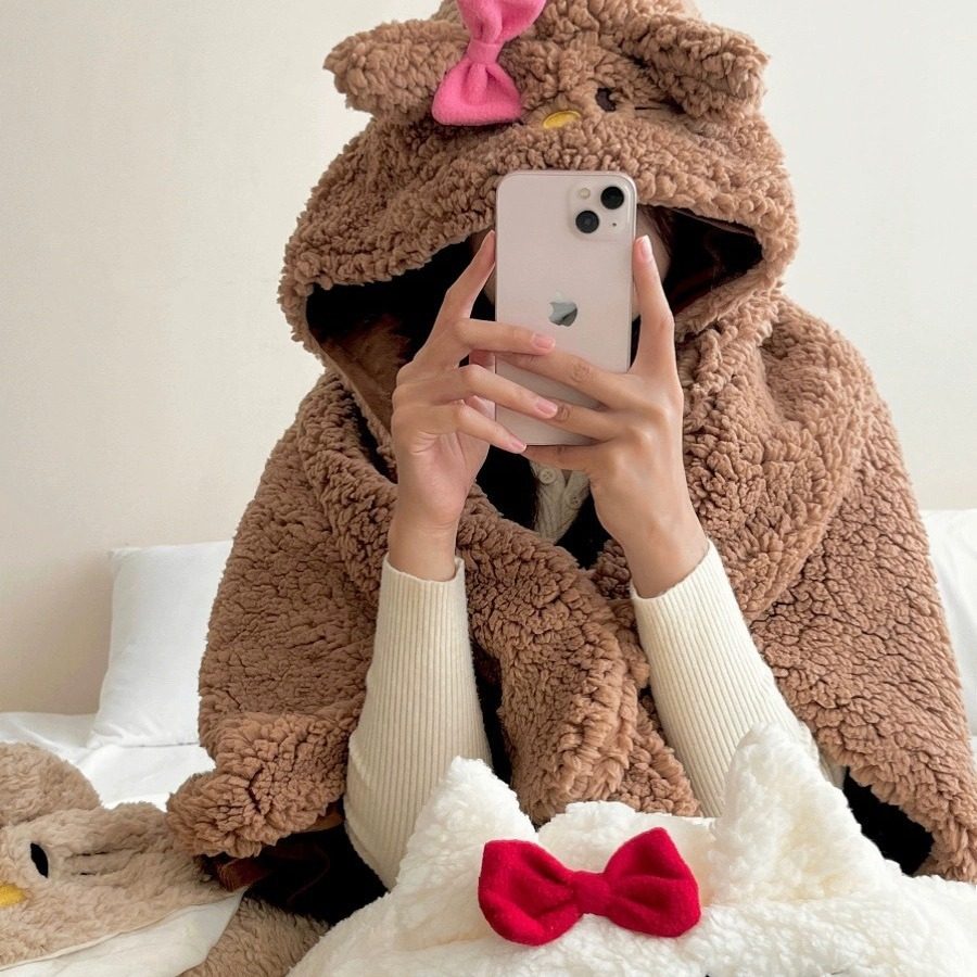 Cartoon bear cloak cute autumn and winter thickened warm blanket shawl hooded student lunch break nap blanket cloak