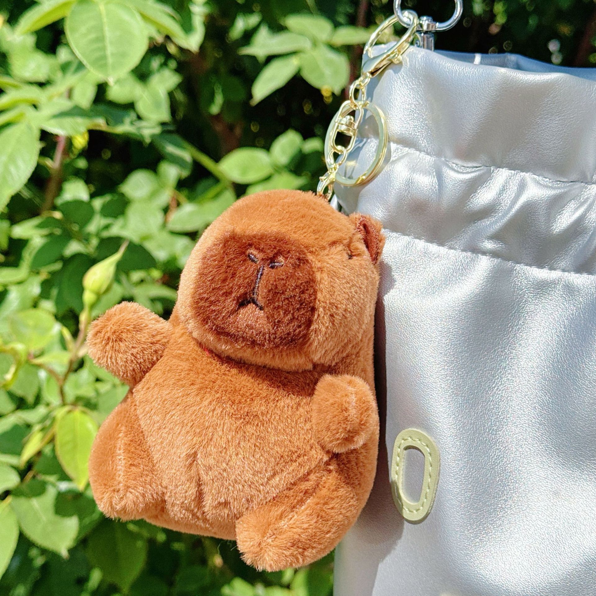 可爱卡皮巴拉公仔水豚鼠毛绒玩具玩偶钥匙扣书包挂件抓机娃娃批发