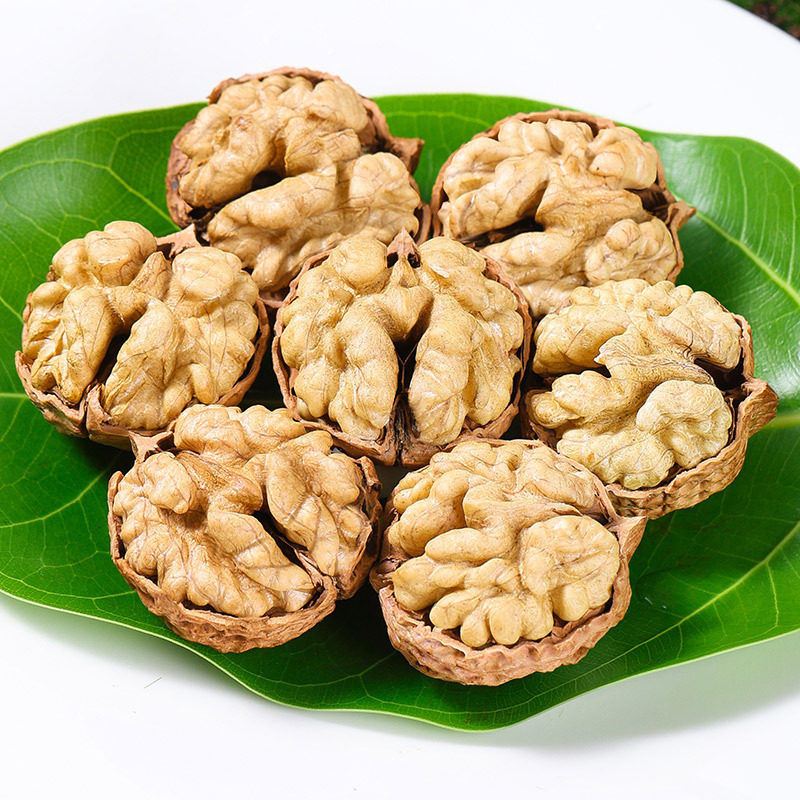 New Year Walnut Yunnan Thin-skinned Walnut Shell Raw Walnut Bulk Wholesale Nut Snack New Walnut