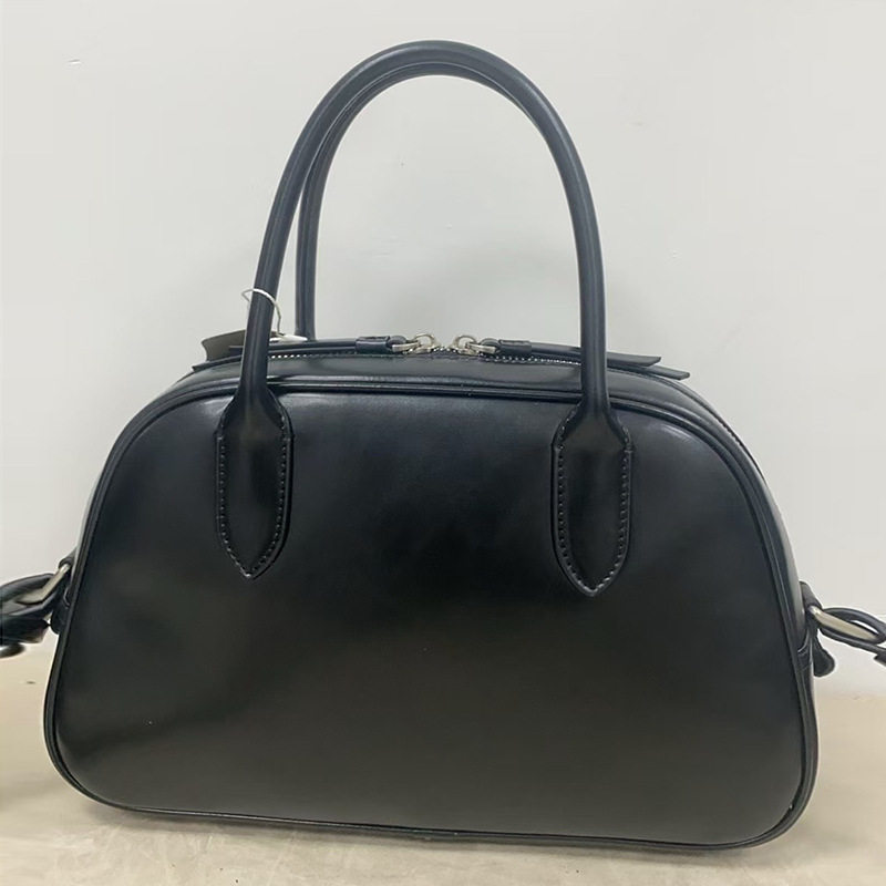 BLACK (Đen)