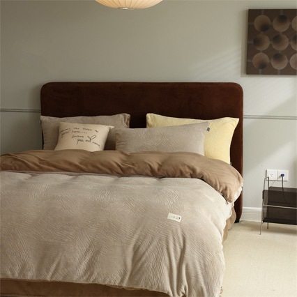 Hard to coax the same | high weight milk velvet four-piece set A double-sided velvet padded warm coral antistatic kit