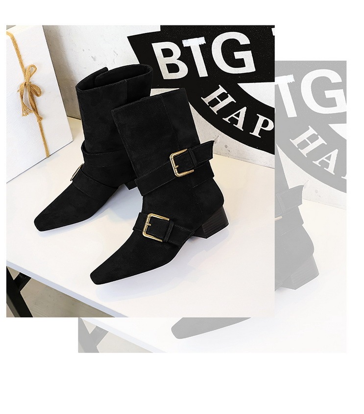 Boot nữ cổ trung mũi vuông khóa thắt lưng gót vừa phong cách retro — màu đen, nâu đậm, quả mơ