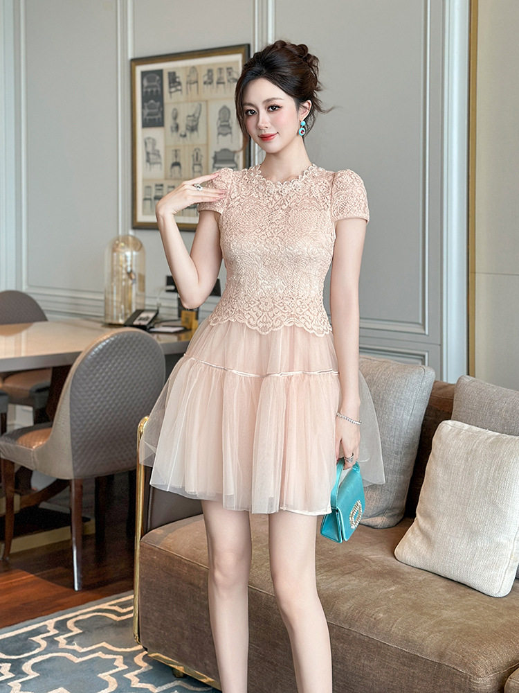 Đầm ren nữ tay ngắn cổ tròn phối lưới dáng suông midi — [Hồng champagne]