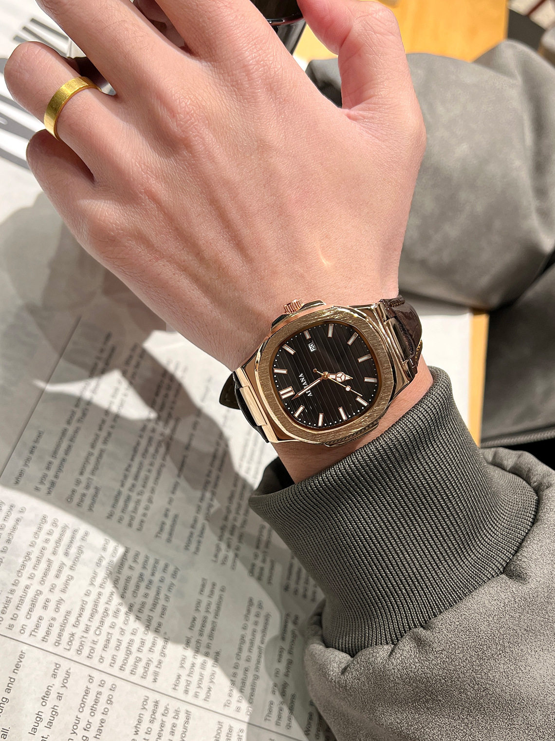 O1CN01jFmU3r1Z6v5CmlaEt !!2219695973146 0 cib