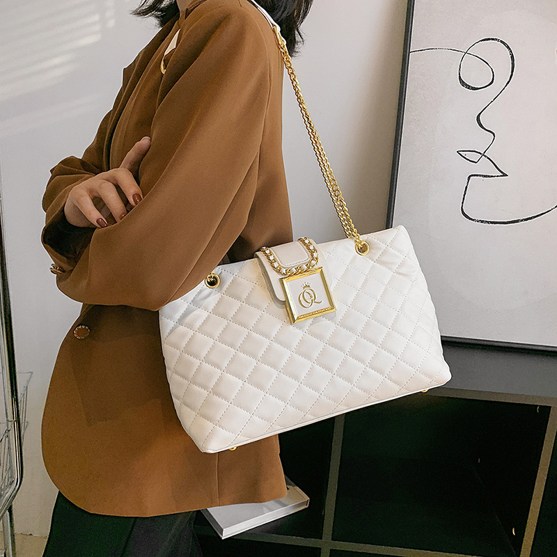 New Summer Live Broadcast Popular One-Shoulder Quilted Chain Large Capacity Simple Fashion Women's Bag 26 O1CN01jJhEEn1Lhe4vzKETa !!2214150501331 0 cib