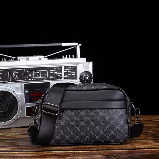 Men's shoulder bag new plaid fashion shoulder bag street fashion Korean style men's messenger bag youth bag hot
