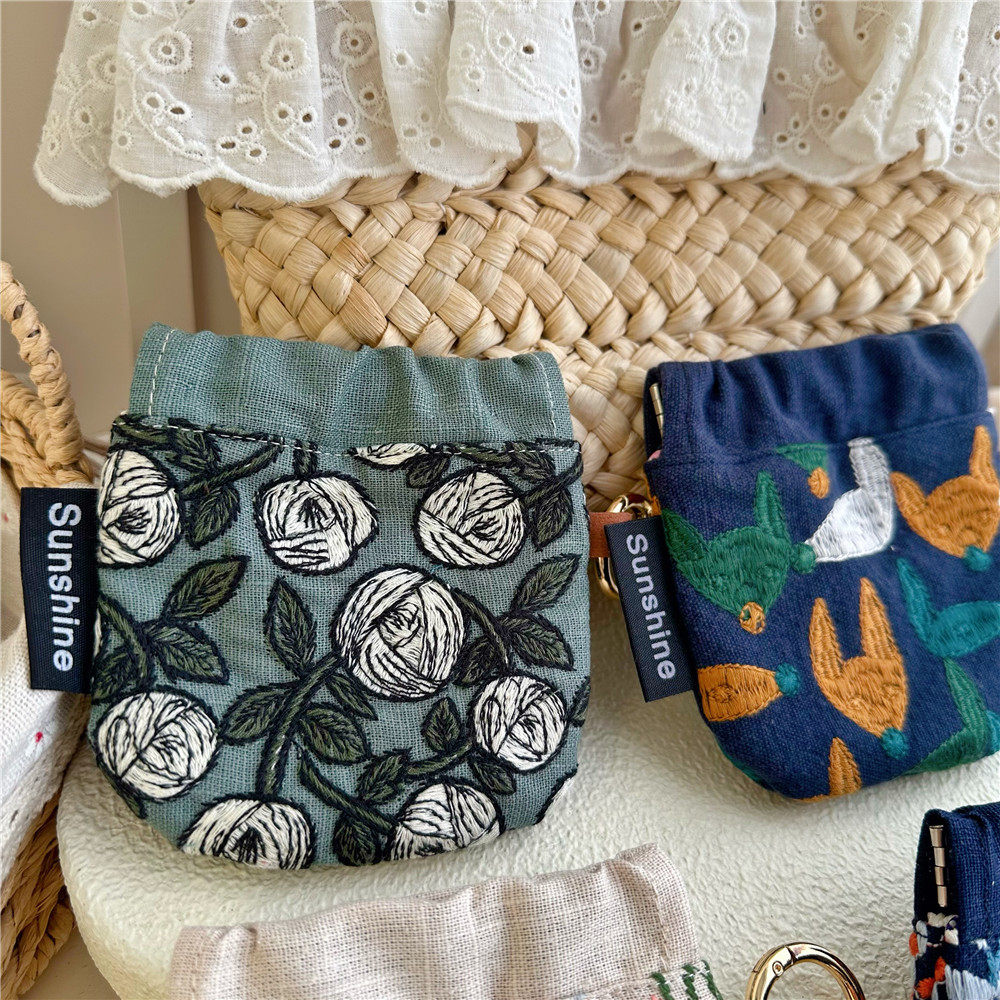 Non-Miyanishi Makoto Heavy Industry Embroidered Cotton Handmade Niche Pinch Bag Gold Bag Headphone Bag Key Bag Cotton Storage