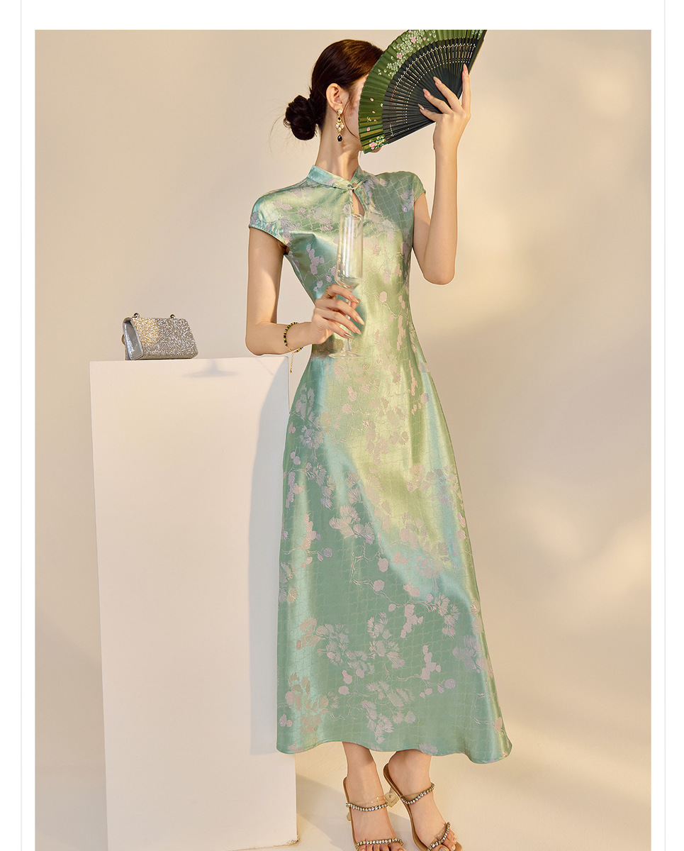 Đầm dài cổ đứng thêu hoa tay không dáng ôm — Màu vàng, Xanh bạc hà