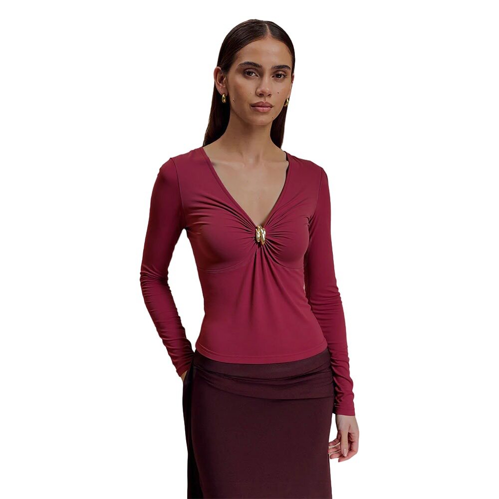V Neck Slim Fit T Shirt Burgundy Color Soft Fabric Spring Summer Style Perfect for Casual Wear Wholesale Available