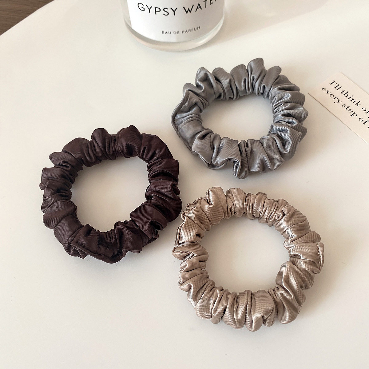 Korean Style High-End Satin Small Intestine Hair Band, High Elasticity and Durable Rubber Band That Does Not Hurt Hair, Hair Rope, Ball Head Hair Accessory for Women