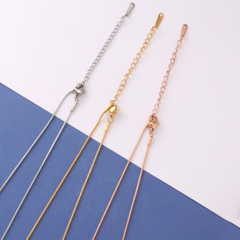 Spot Women's Titanium Steel Necklace O-Shaped Chain Chain Lip Chain Flat Cross Stainless Steel Necklace Length Multiple Specifications