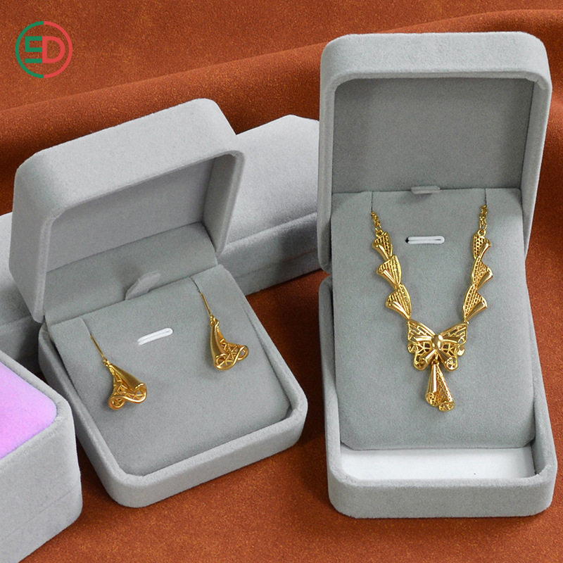 Rounded flannel jewelry box ring packaging box bracelet necklace earring pendant bracelet jewelry jewelry box wholesale
