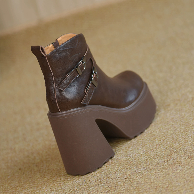 Boot nữ cổ thấp gót cao phong cách bụi bặm, đế dày tôn dáng, khóa kéo bên hông — đen, màu nâu