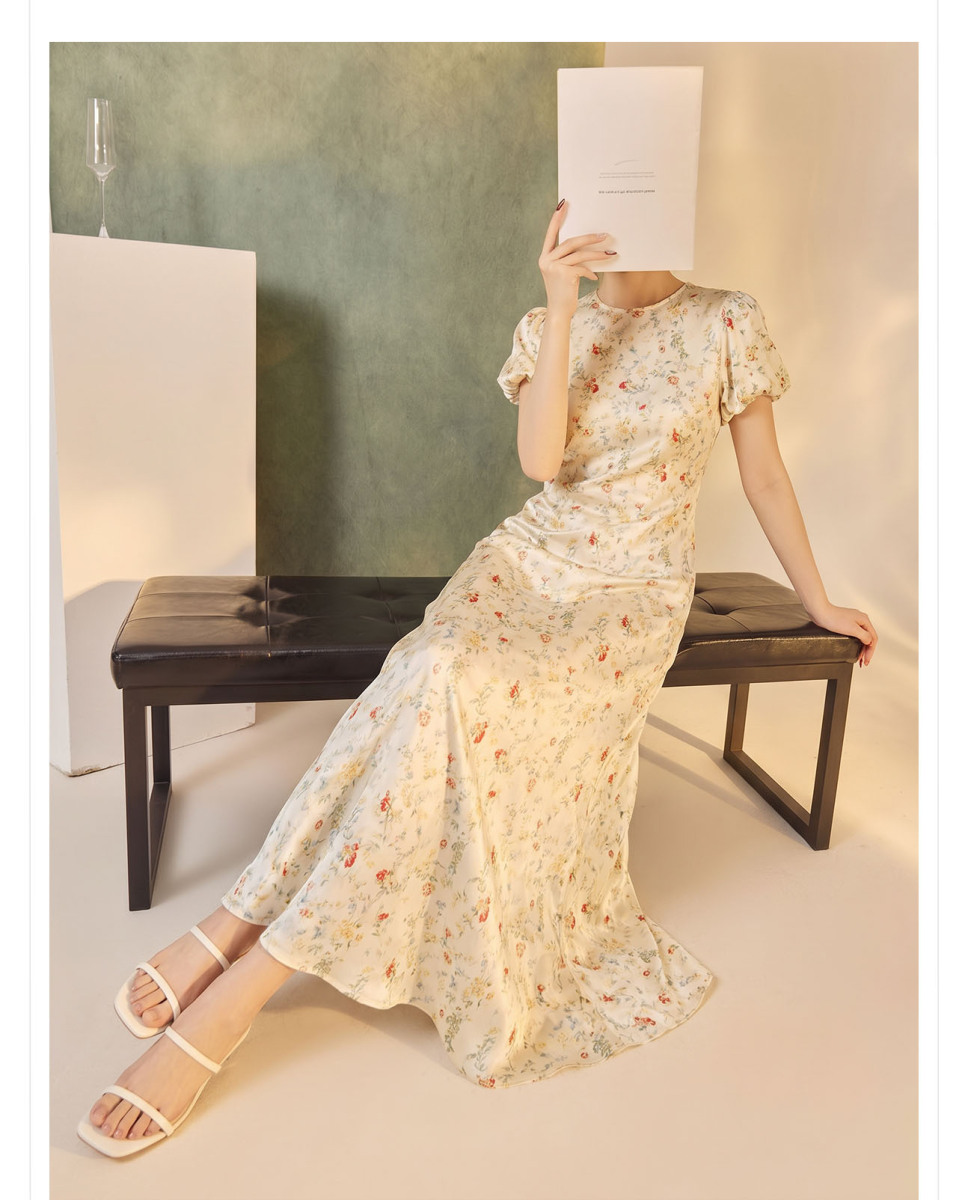 Đầm maxi nữ họa tiết hoa nhí cổ tròn tay phồng dáng chữ A thắt eo — Hoa nhí vàng