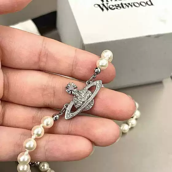 in stock Empress Dowager Empress Cameo Saturn Pearl Necklace Female Ouyang Nana Classic Planet Clavicle Chain