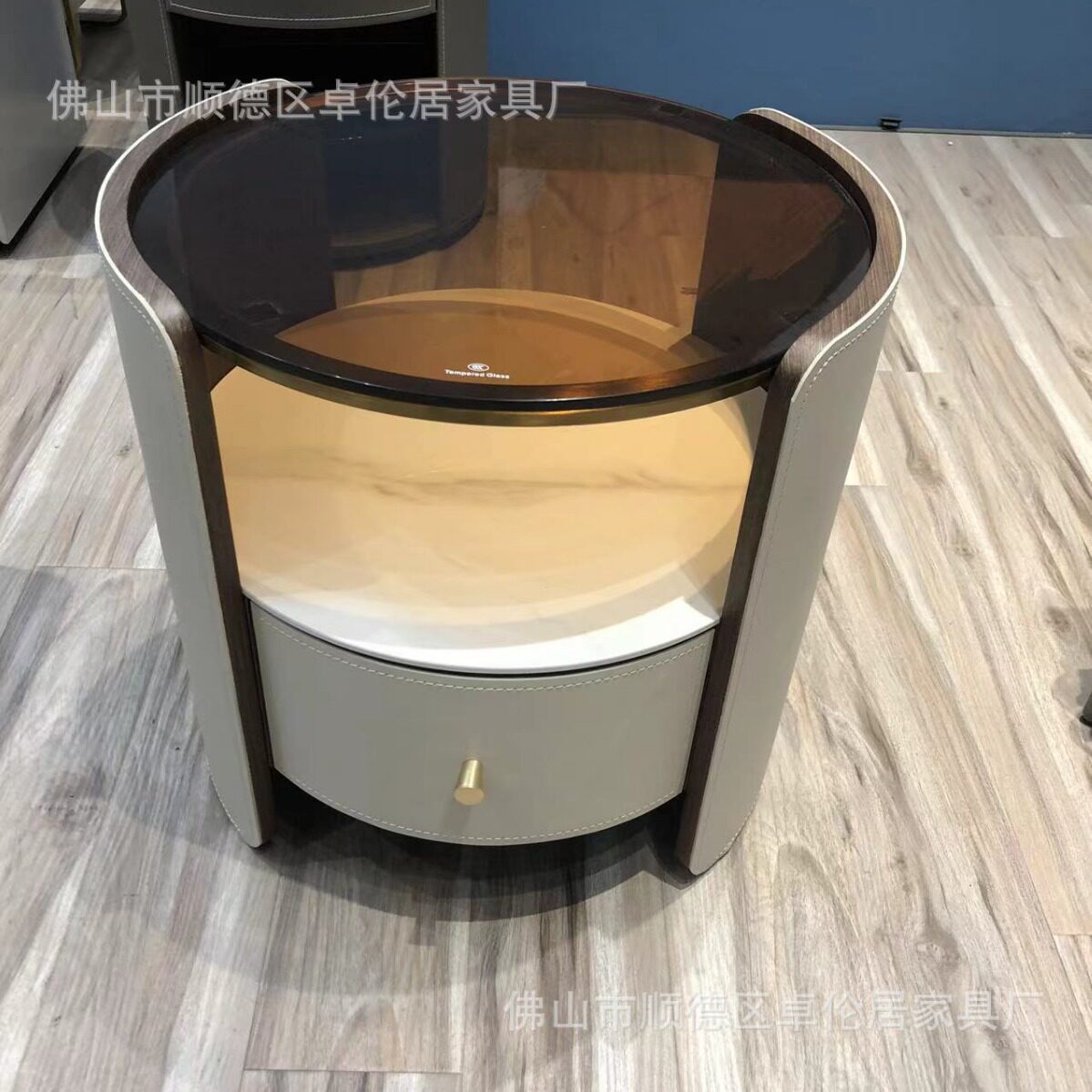 Italian Saddle Leather Round Bedside Table Modern Small Apartment High-end Solid Wood Bucket Cabinet Bedroom Bedside Cabinet Storage Cabinet
