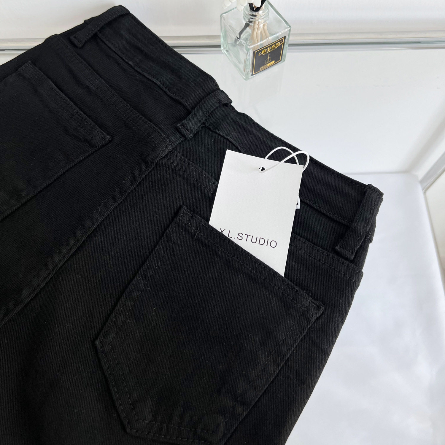 High Waisted White Straight Leg Jeans for Women Slim Fit Versatile Comfortable Spring Summer Fashion Wholesale
