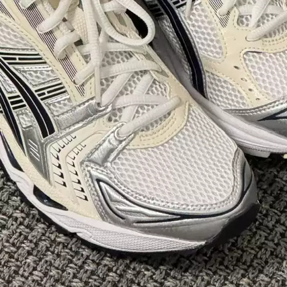 Ins Hot-Selling Running Shoes for Summer, Breathable, Cushioning and Rebounding K14 Non-Slip and Wear-Resistant Classic Couple Style Casual Sports Shoes