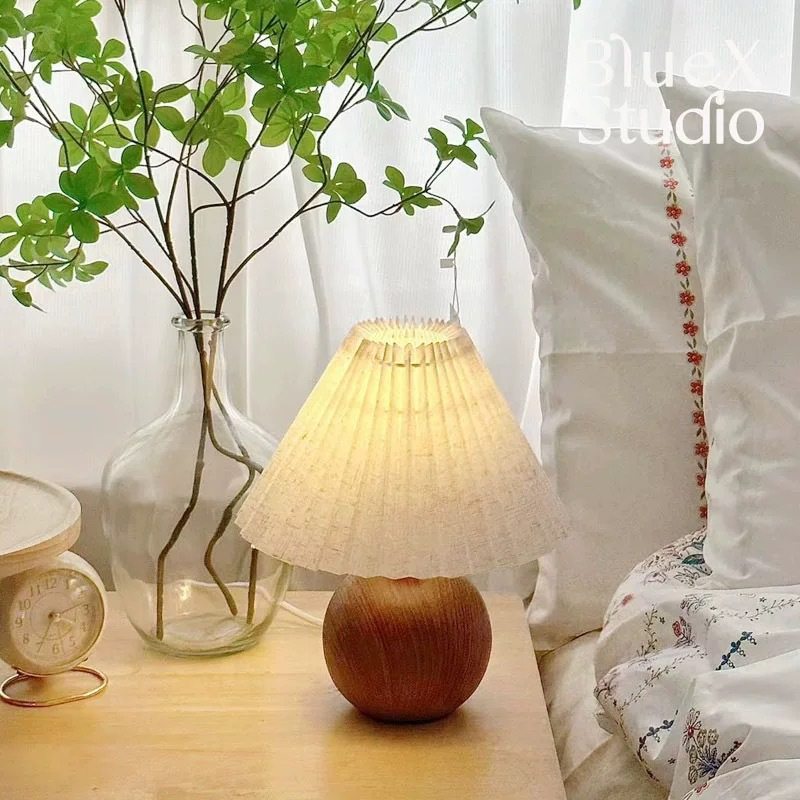 Pleated Table Lamp Ins Nordic Ceramic Bedroom Bedside Lamp Warm and Romantic Simple Ins Style Girl's Heart High-end Retro